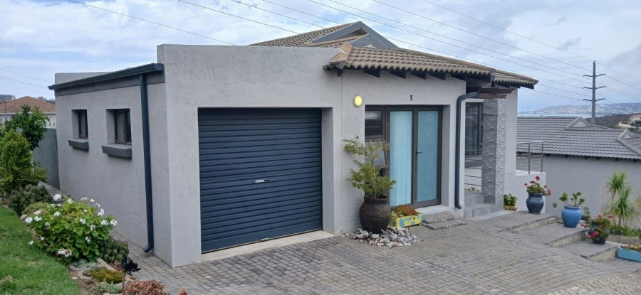 4 Bedroom Property for Sale in Seemeeu Park Western Cape